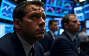 بازار کریپتو امروز به هم ریخته؛ ترس از تعطیلی دولت آمریکا، لیکویید شدن ۱.۶۵ میلیارد دلاری و عدم قطعیت نرخ بهره فدرال رزرو، بیت‌کوین، اتریوم و دوج‌کوین رو تحت تأثیر قرار داده